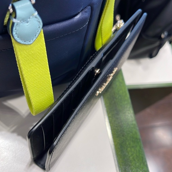 Kate Spade Madison Large Slim Bifold Wallet
Black
NWT - Picture 12 of 16